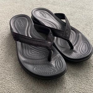 Black crocs flip-flops